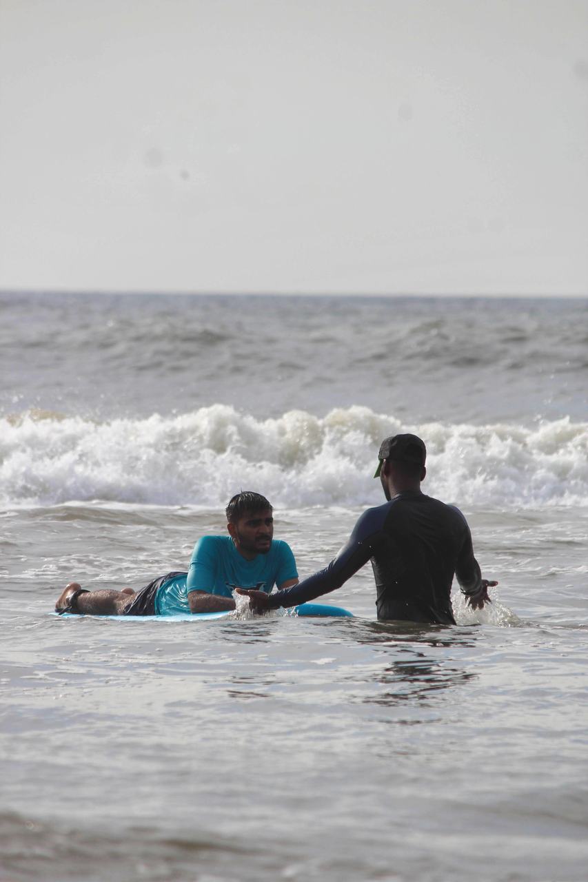 Surf lesson at Pondicherry Surf School