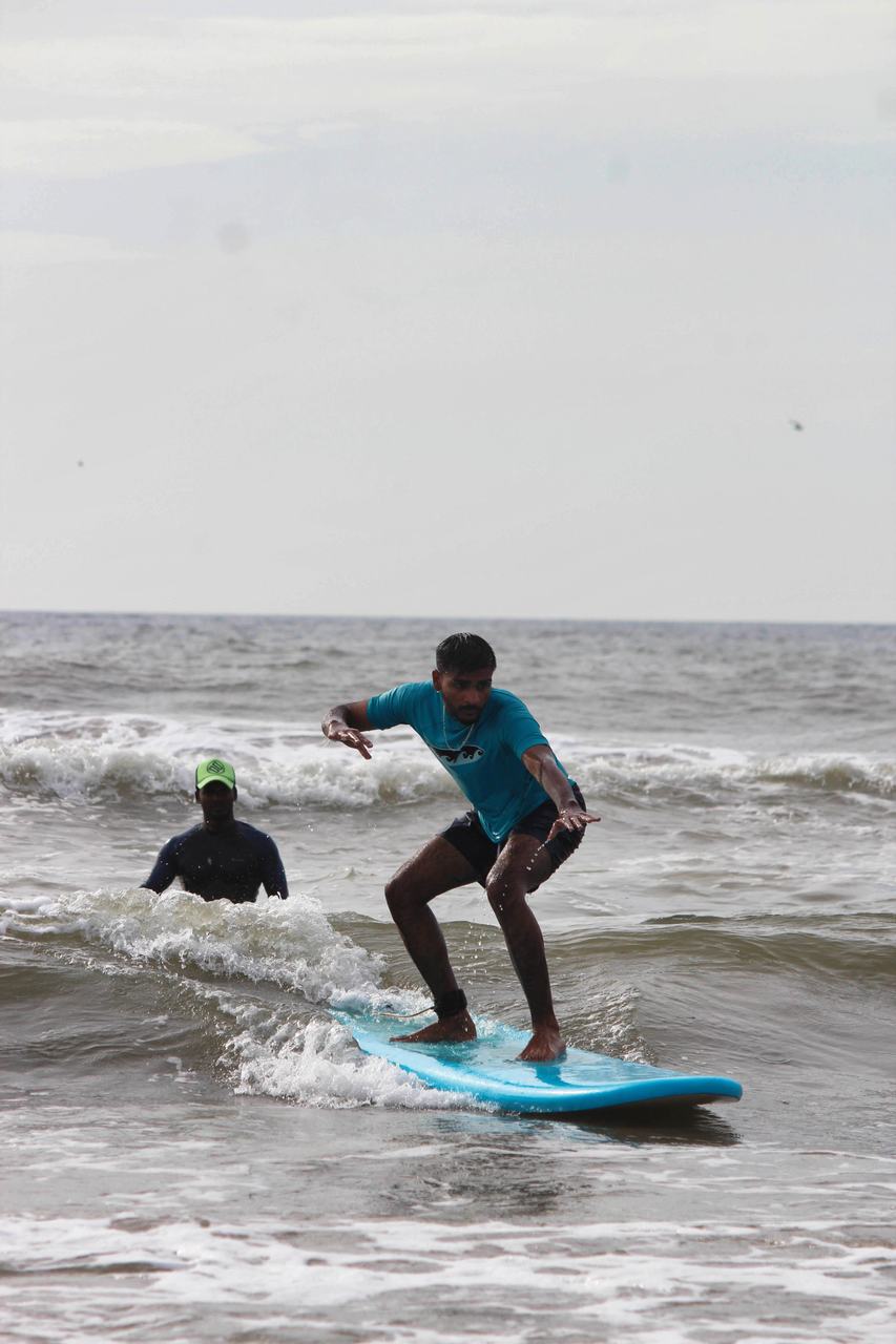 Surf lesson at Pondicherry Surf School
