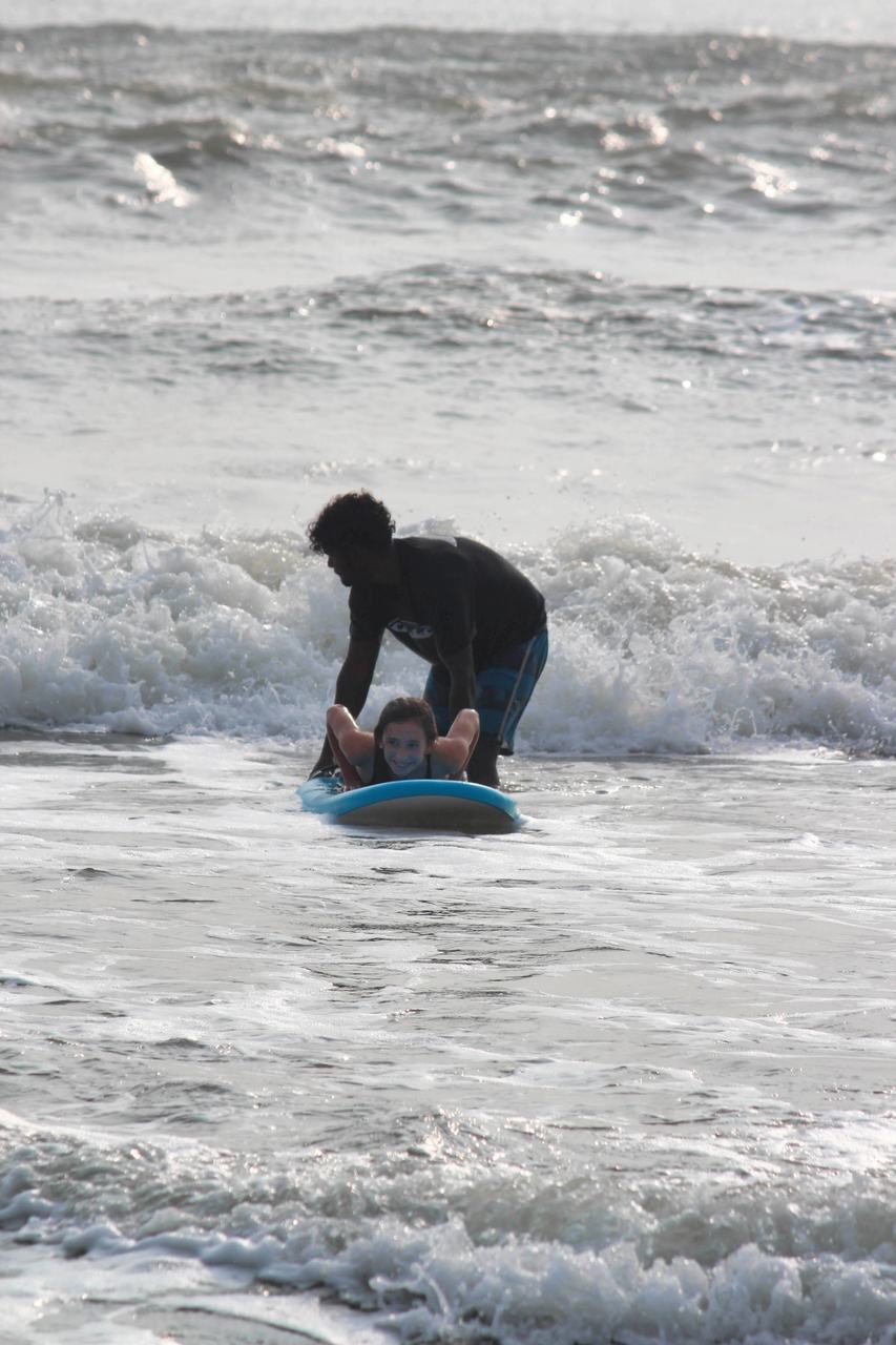 Surf lesson at Pondicherry Surf School