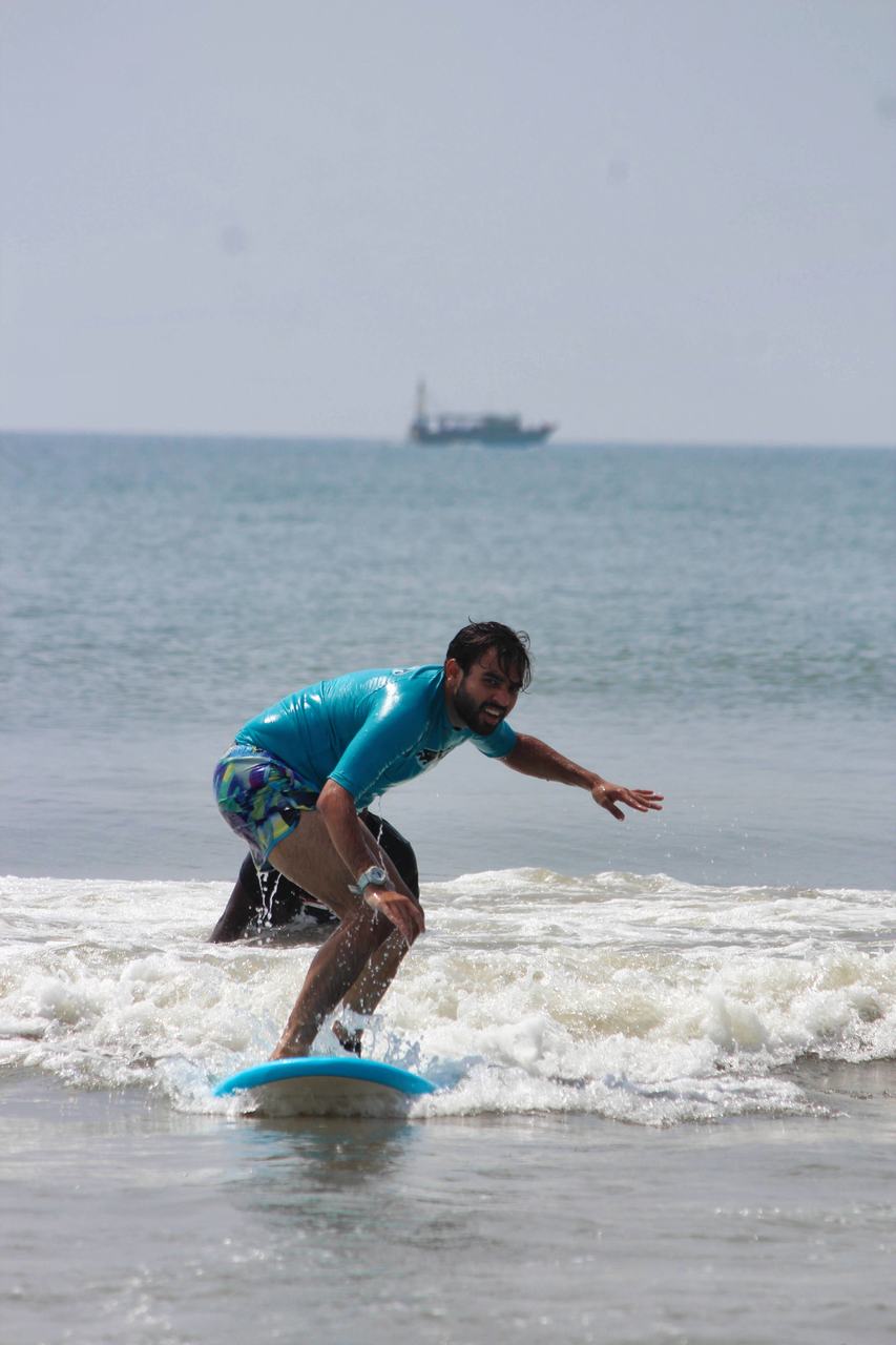 Surf lesson at Pondicherry Surf School